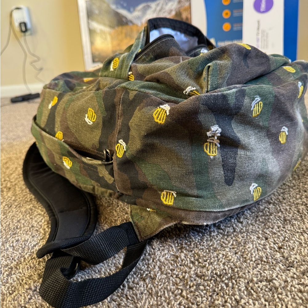 Vans Green Camouflage Backpack with Beer Mug Design - Picture 6 of 12